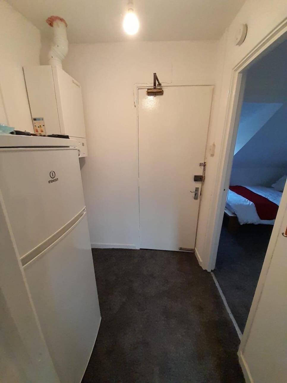 Entire Victoria Park Cardiff Apartment With Free Street Parking Bus 17 And 18 Direct To Cardiff City Centre, Fast Free Wi-Fi Exterior foto